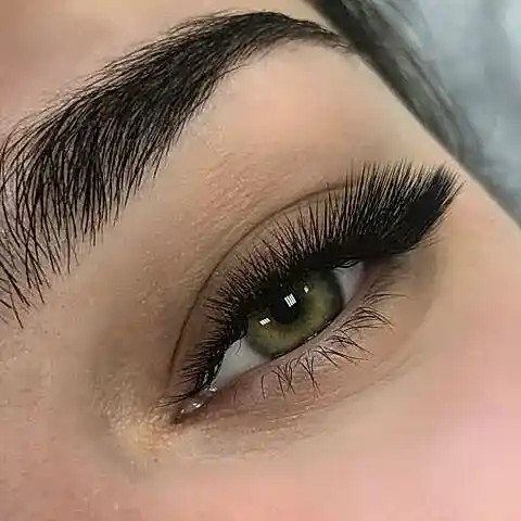 Эффект наращённых ресниц "беличий": что это такое и как добиться желаемого результата